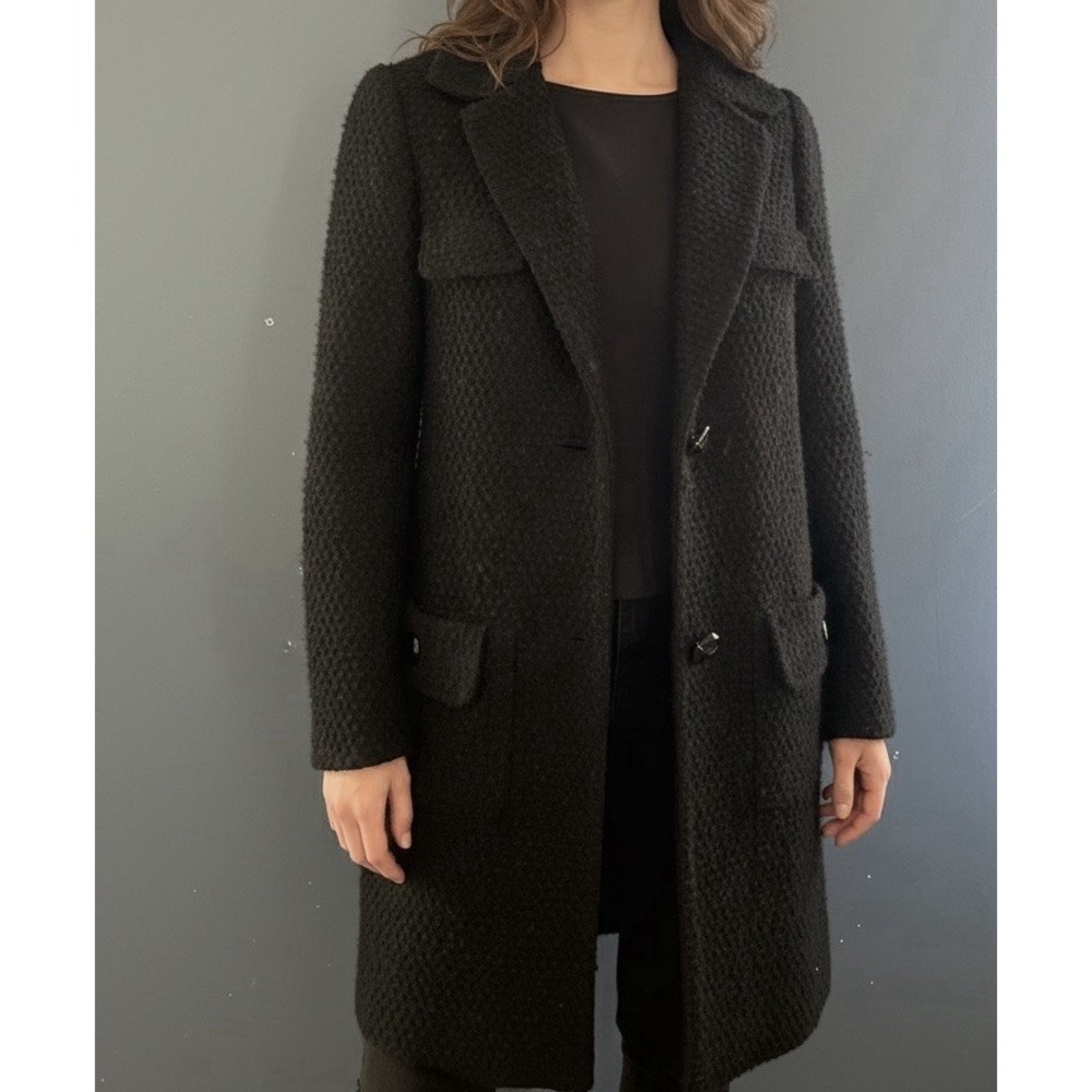 Mine‎ Black Coat is a basic jacket designed for women in size Small.